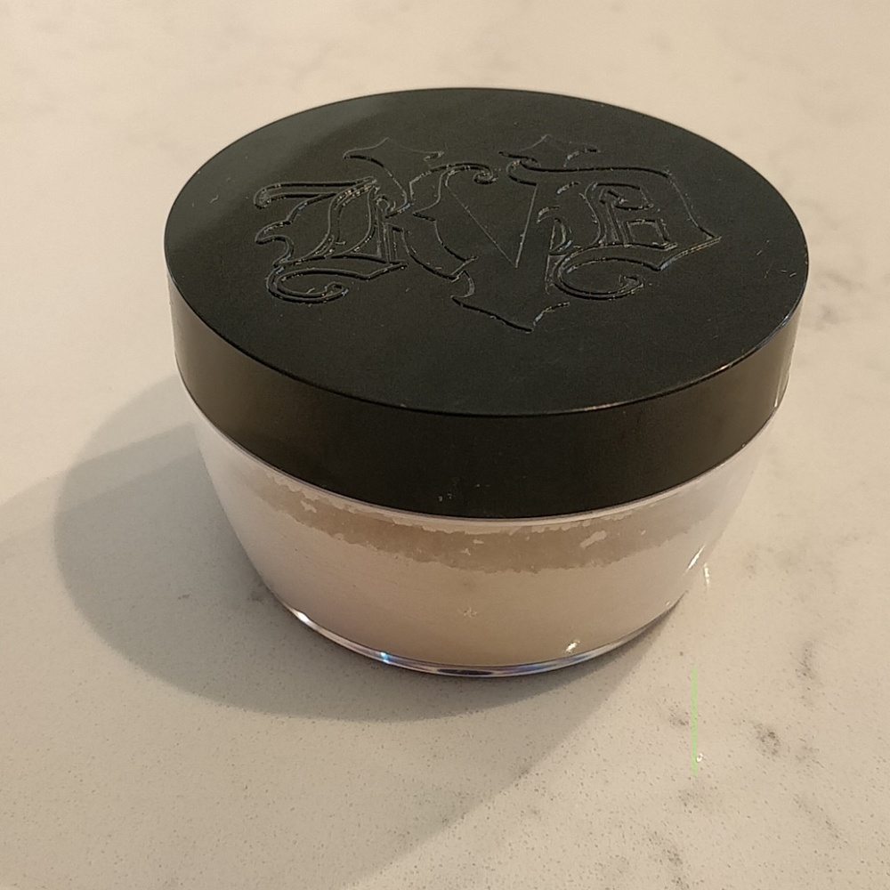 Kat Von D Lock-It Setting Powder
